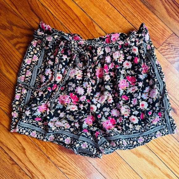 SOLD Ⓜ️ American Eagle Outfitters Paper Bag Shorts - Picture 7 of 8